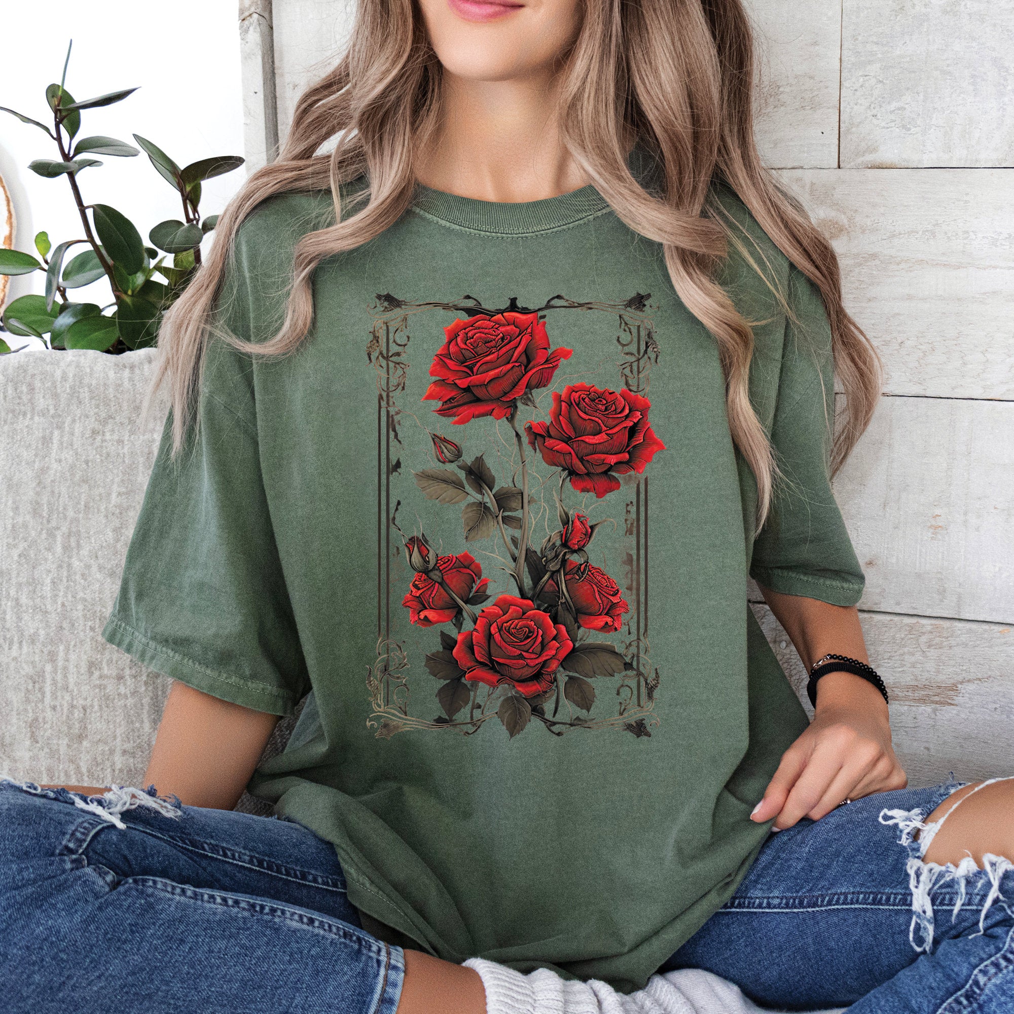 Vintage Roses Retro Gothic T-Shirt