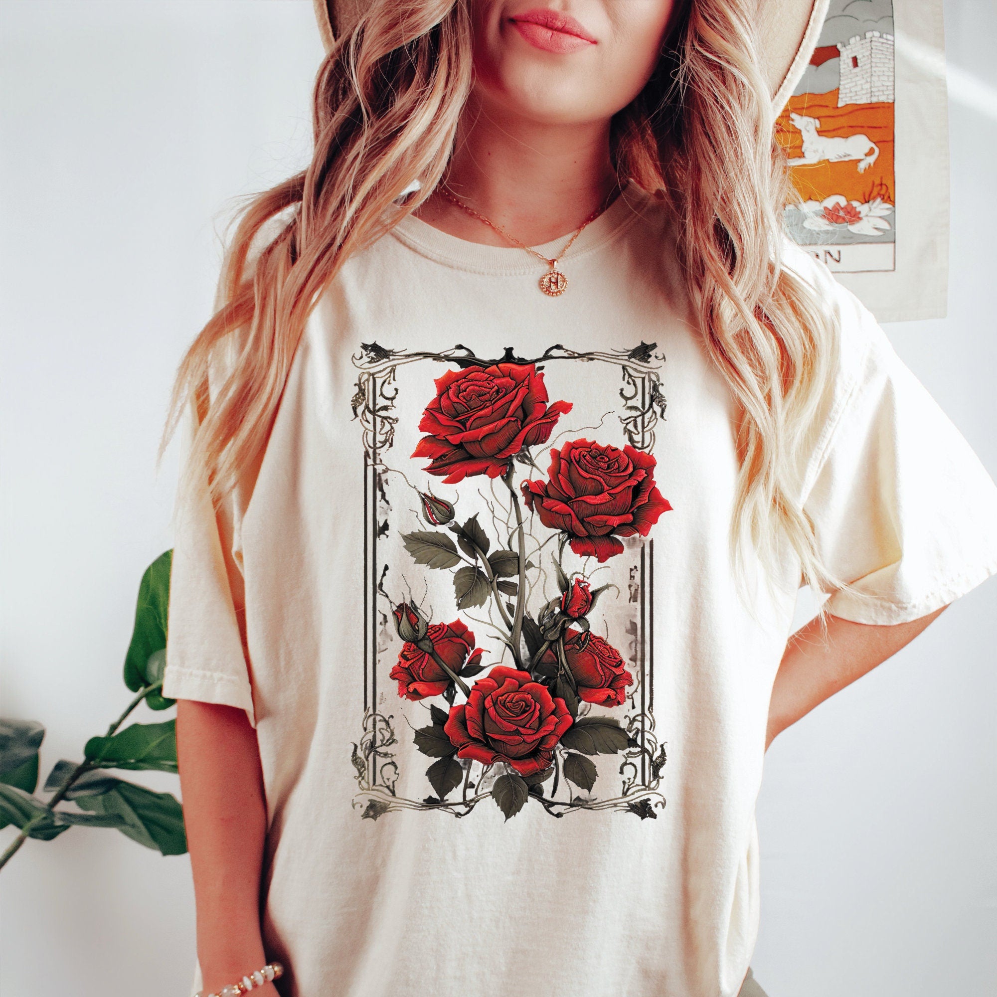Vintage Roses Retro Gothic T-Shirt