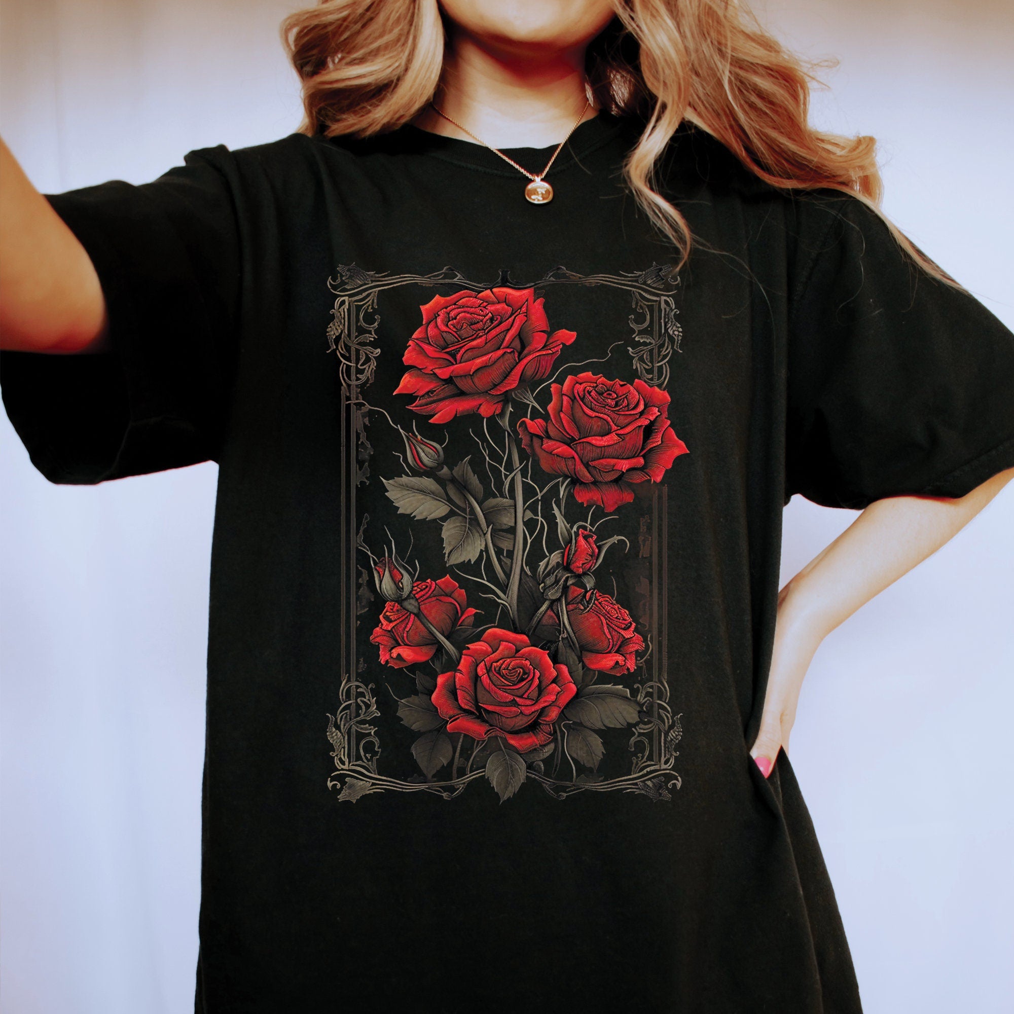 Vintage Roses Retro Gothic T-Shirt