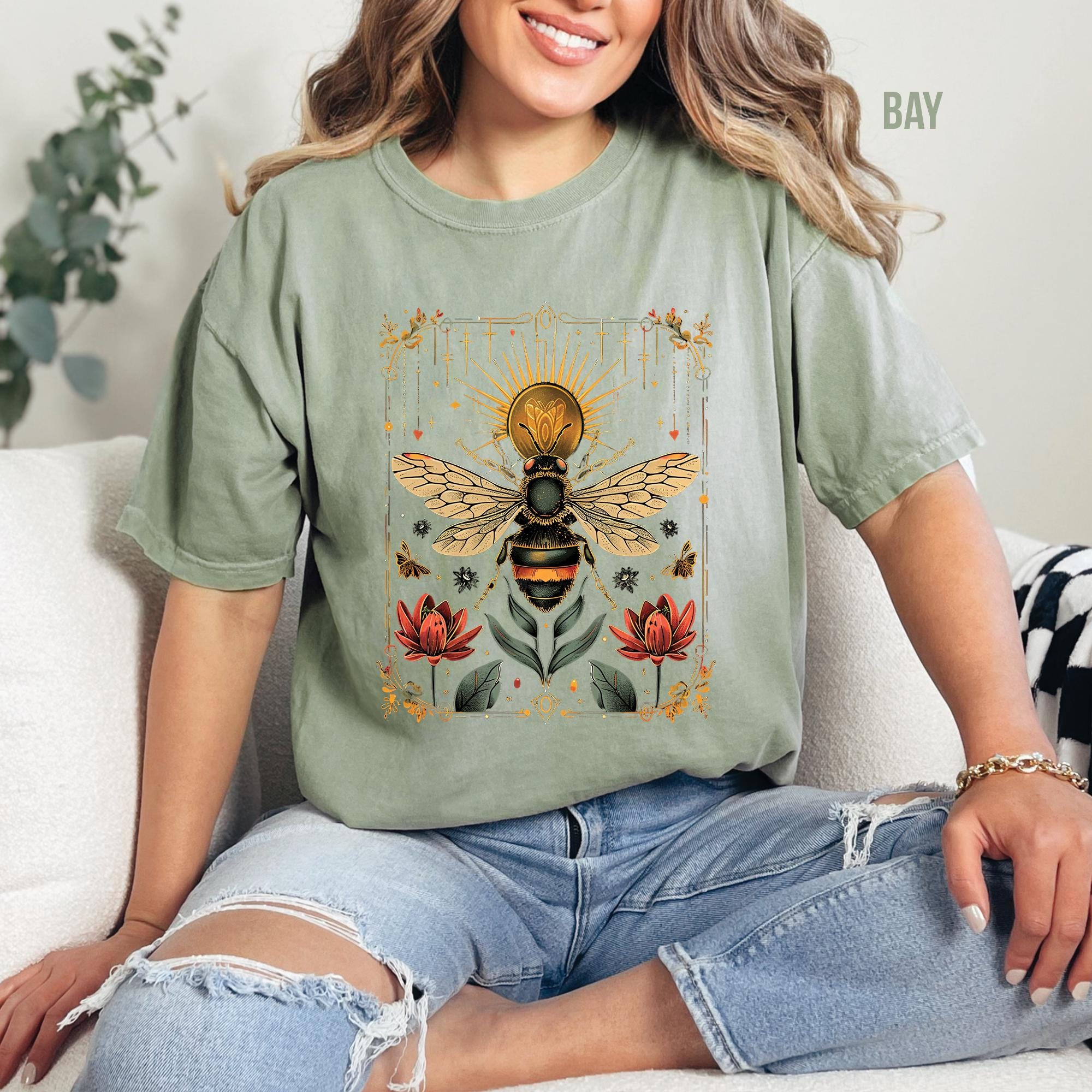 Vintage Tarot Card Floral Bee T-Shirt