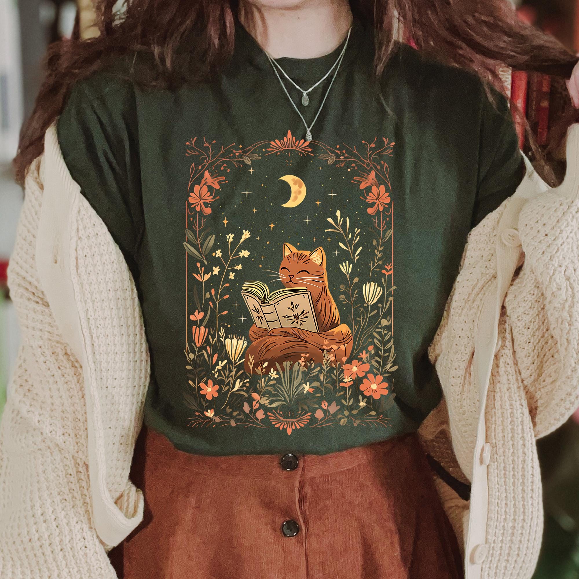 Cottagecore Cat Reading Book T-Shirt