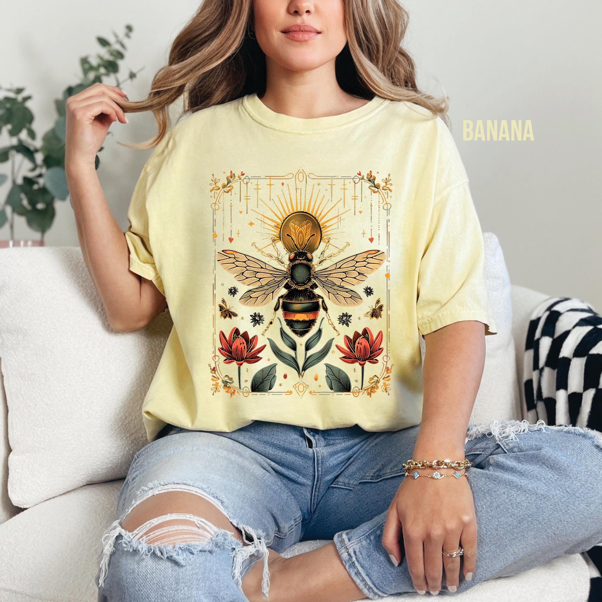 Vintage Tarot Card Floral Bee T-Shirt